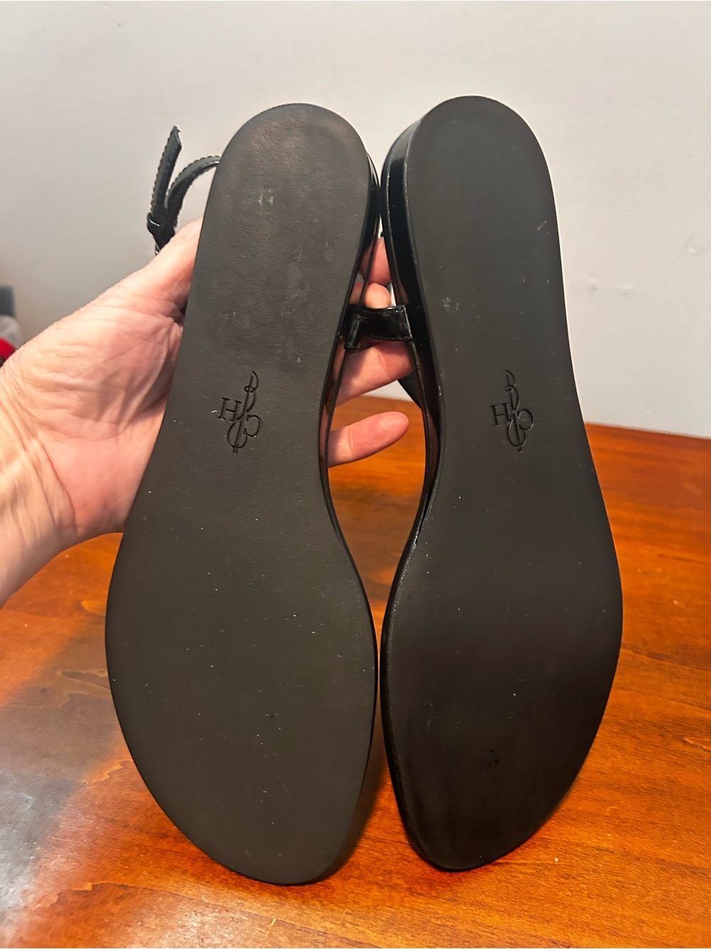 Cole Haan Black patent with snake detail Women's T-Strap thong Sandals 8.5 - Picture 11 of 16